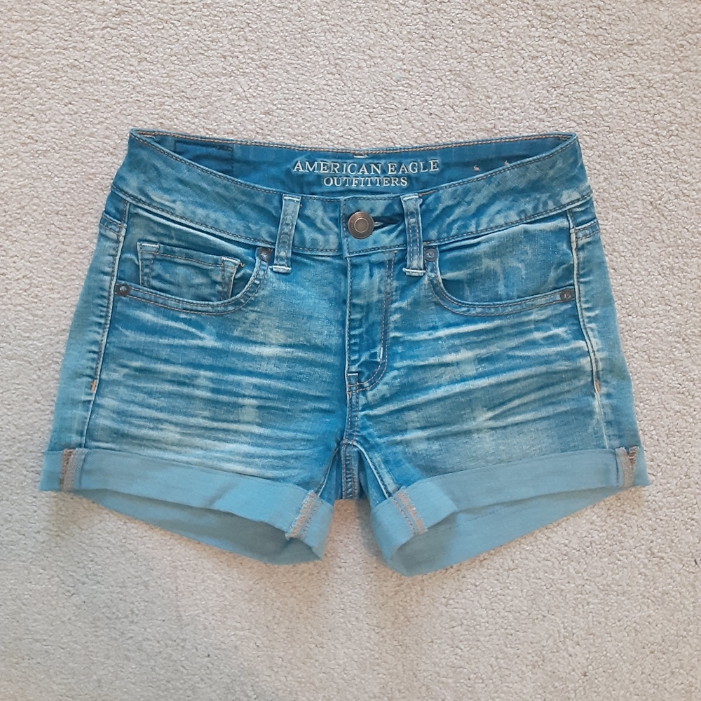 American Eagle Midi Shorts - Lightwash